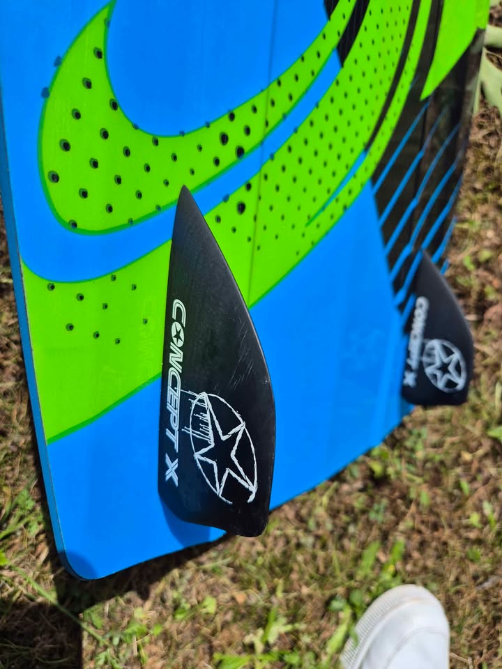 Cabrinha XCaliBer Carbon 141 — Complet pads + straps