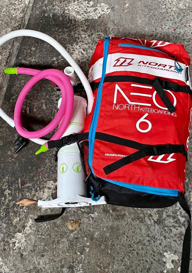 North Neo 6 meter kite surfing kite and pump. (Used once)