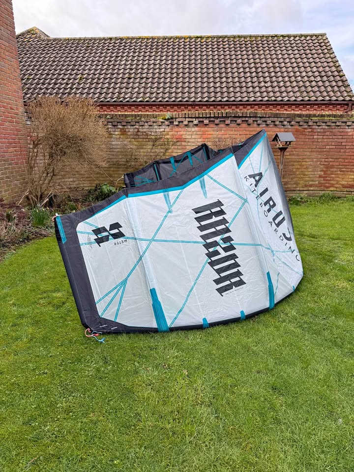 Airush Razor V10 8m Kite second-hand kitesurf equipment