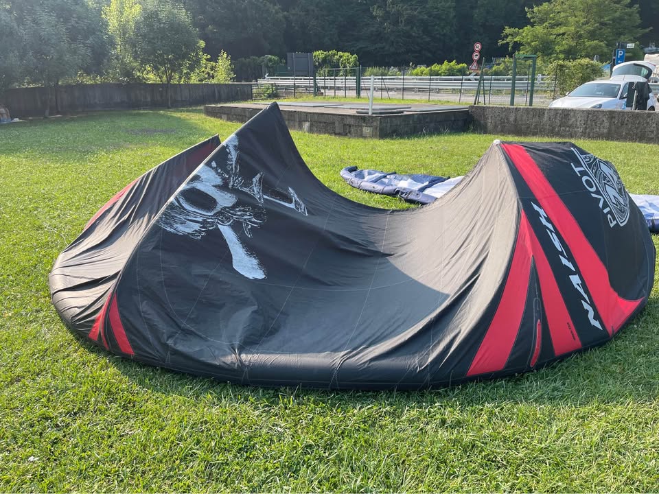Vela kitesurf Naish pivot LE S27 14m