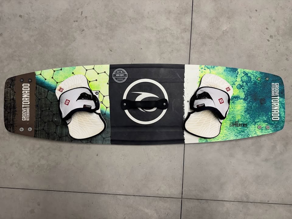 Tavola/kiteboard Groove Tornado 135/41