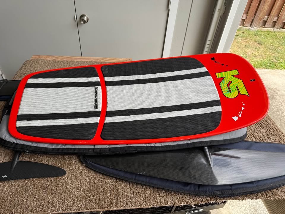 Kanaha Shapes 42” Mari Macho Hydrofoil Board, Lift 170HA, 32 Glide, 28” mast