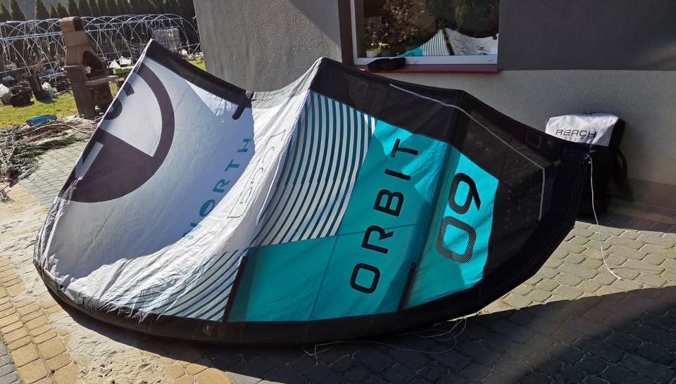 Kite Latawiec North Orbit Pro 9 9m 2024 - idealny do nauki kiteloopów! second-hand kitesurf equipment