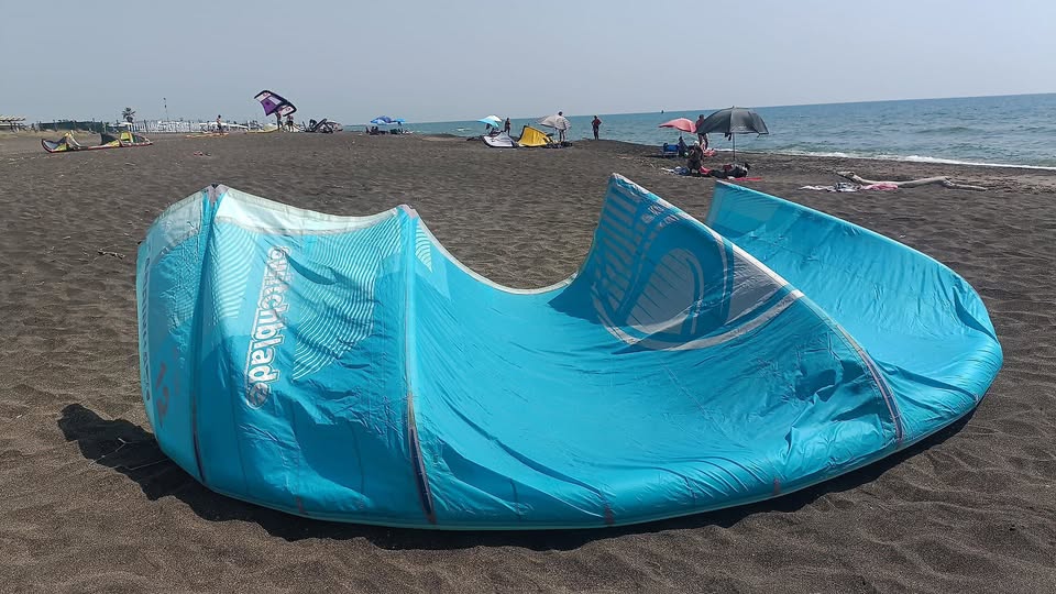 Vendo Ala Cabrinha switchblade 2019 12 m², 9 m², barra cabrinha 2019, Tavola Cabrinha Ace Wood 2019