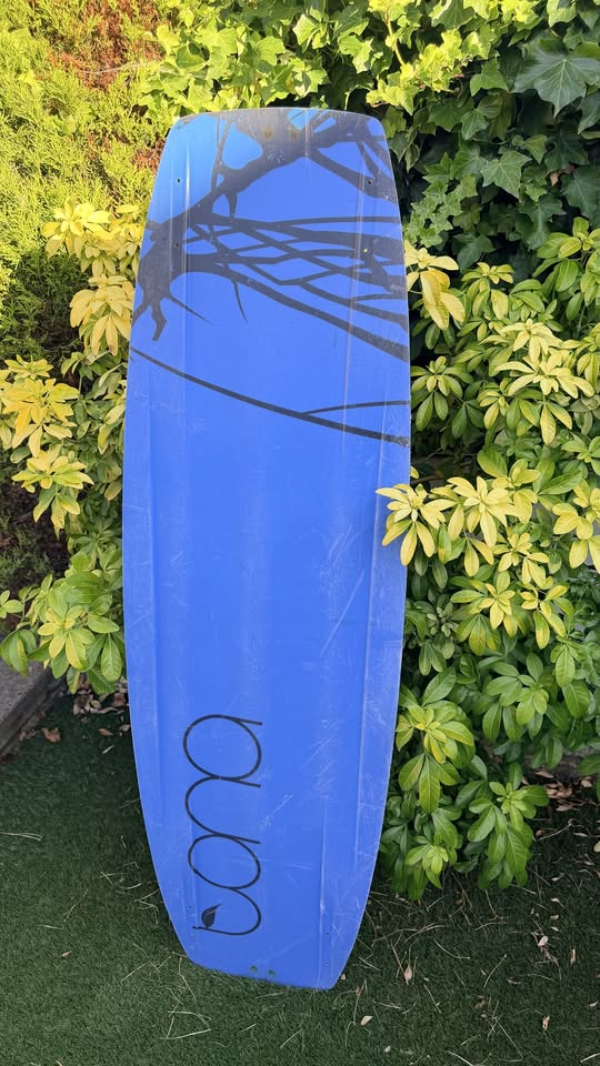 Tona Pop Wakestyle Kitesurfing Board (Kiteboarding) + Wakeboard - 138cm