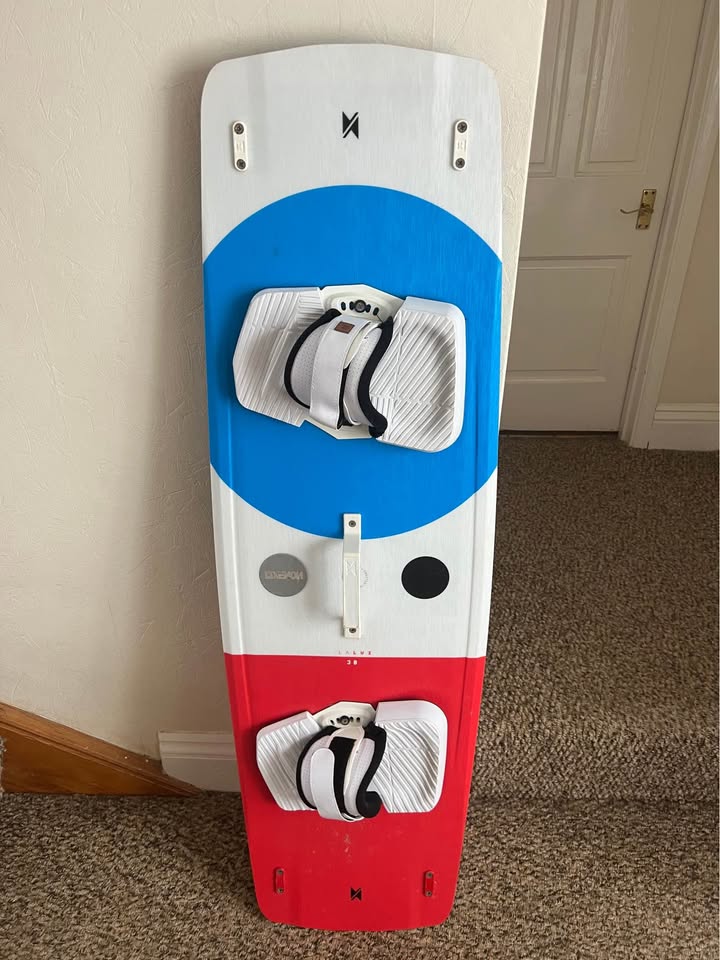 Xenon laluz 138 with straps kiteboard