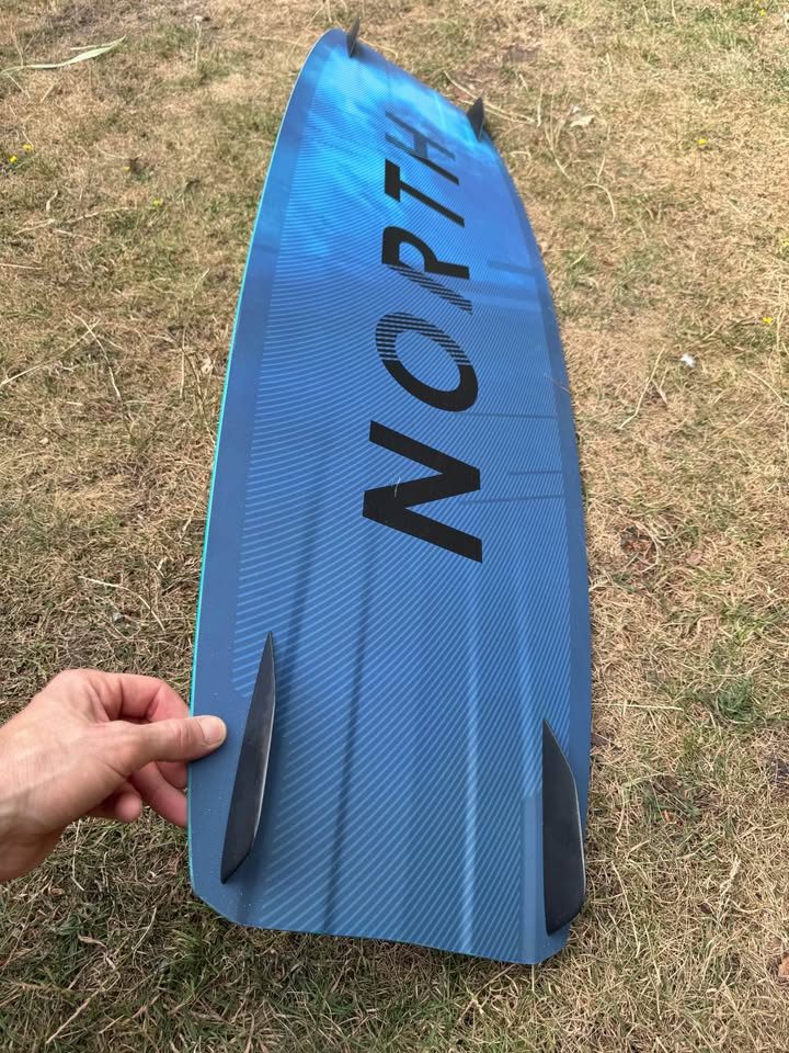 North atmos carbon 136x40 as new blank second-hand kitesurf equipment