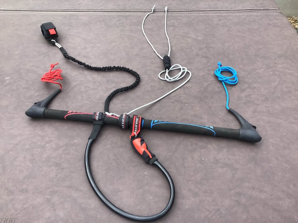Flexifoil traction lite kite bar