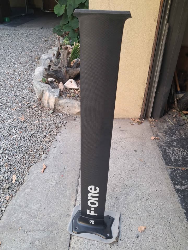 Wing foil - F-one mast carbon 95 hm