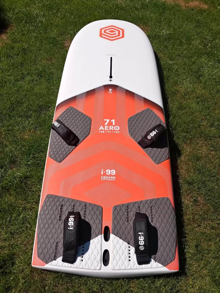 NoveNove I99 Cesare Aero 71 - 142 litry w super stanie !!