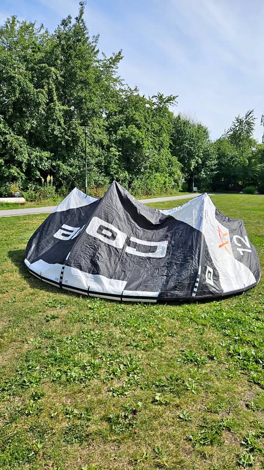 Core XR7 12m kite second-hand kitesurf equipment