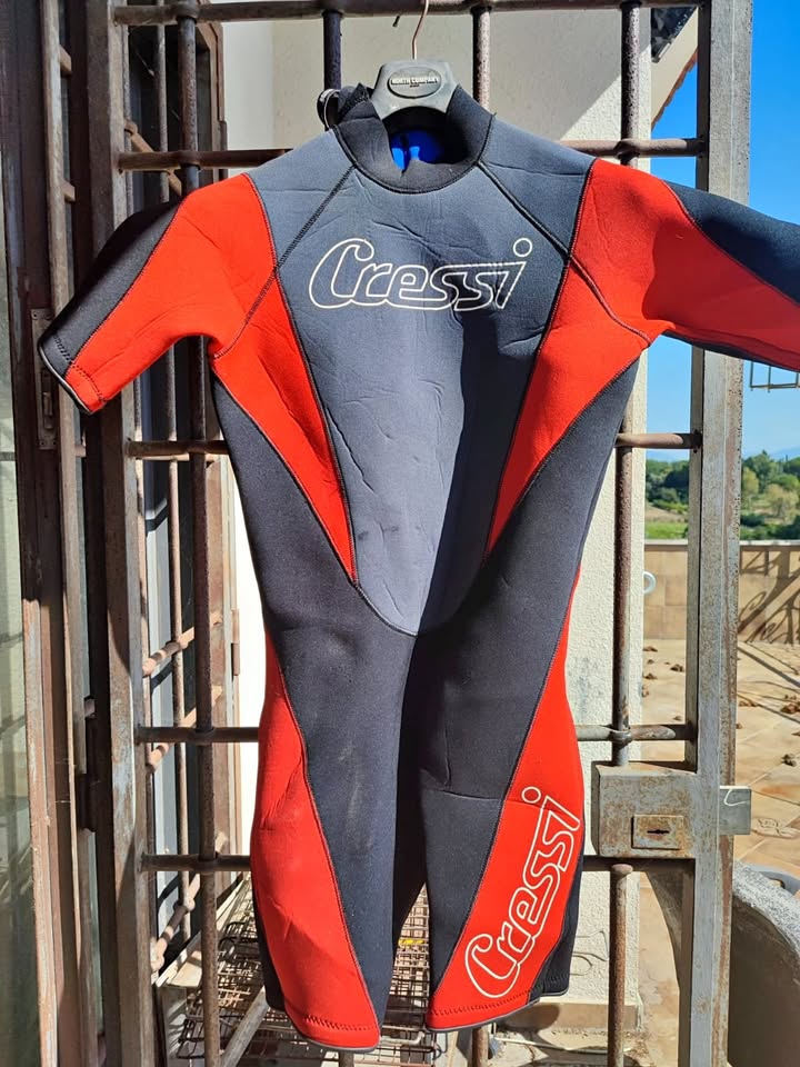 MUTA 3MM SNORKELING, WINDSURF. KITE SURF, second-hand kitesurf equipment