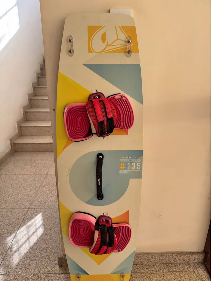 Kiteboard Airush 135 + Θήκη + Pads/Straps second-hand kitesurf equipment