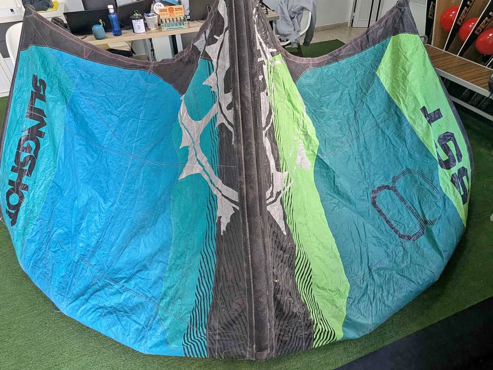 Se venden cometas de kitesurf slingshot 6 y 8 mts 200$ por cada