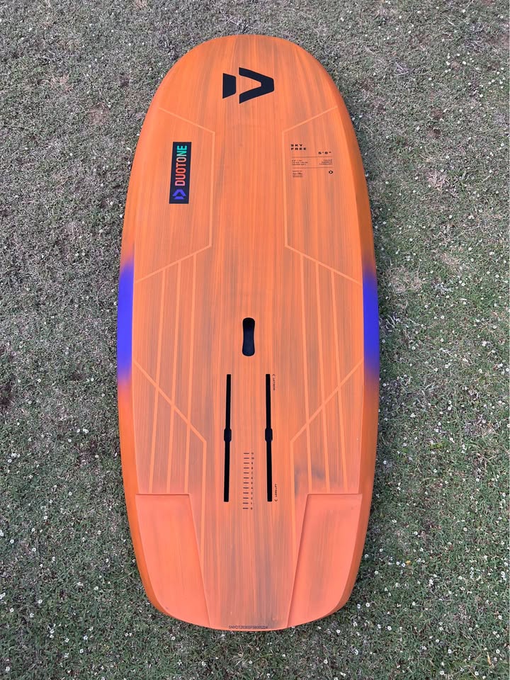 Planche de wingfoil Duotone